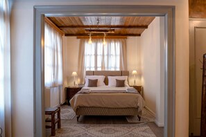 Cunas gratuitas, cuna de viaje, wifi gratis y ropa de cama