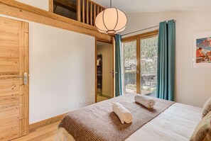 5 habitaciones, escritorio, tabla de planchar con plancha y wifi 