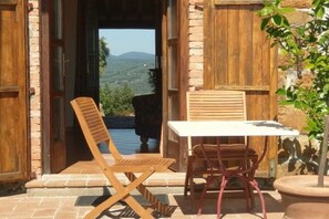 Outdoor dining - Fantastic apartment in Massa Marittima (Massa Marittima)
