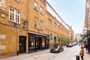 Point of interest - Central Studio in Seven Dials (Greater London)