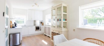 Experience the best of beach life at Haringvliet 21. Enjoy on the terrace, in the pool, or on one of the lounge sofas.