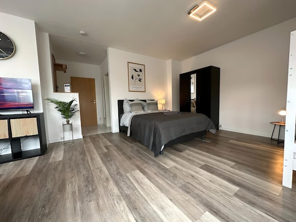 2 makuuhuonetta, silitysrauta/-lauta, Wi-Fi, vuodevaatteet