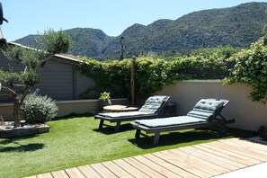 Property grounds - Vacation rental house with pool MAUBEC LS2-437 (Maubec)