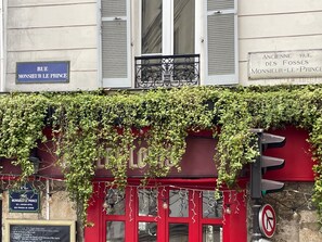 Exterior detail - Terrasse du Prince, top location 2 BR/BTH, A/C lift parking terrace, close M&RER (Paris)