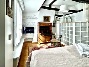 2 bedrooms, in-room safe, desk, iron/ironing board - Terrasse du Prince, top location 2 BR/BTH, A/C lift parking terrace, close M&RER (Paris)