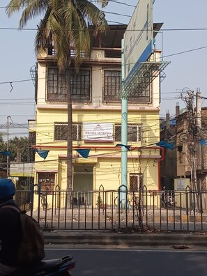 Front of property - Hotel Skyking (Barakpur)