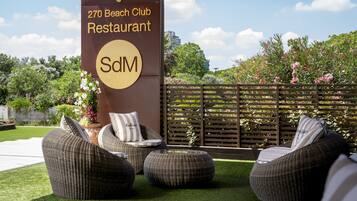 Beach bar
