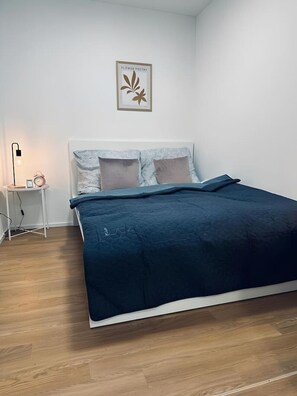 2 chambres, fer et planche à repasser, Wi-Fi, draps fournis