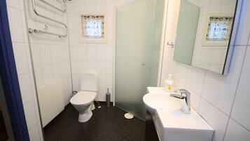 Standard House | Bathroom | Shower, hair dryer, heated floors, towels
