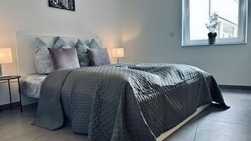 2 bedrooms, iron/ironing board, WiFi, bed sheets