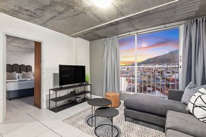 Apartment (2 Bedrooms) | Interior - The Hub 602 (Cape Town)