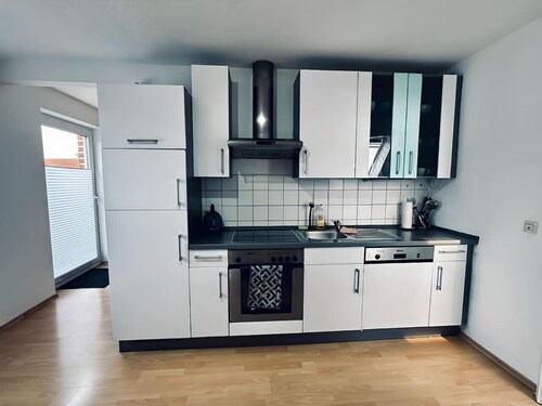 FeWo Am Waldhügelsee – Balkon & Naturblick