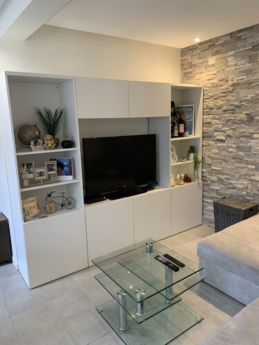 Ce Logement Familial est Proche de Toutes Commodités et Sites Touristiques