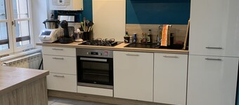Ce Logement Familial est Proche de Toutes Commodités et Sites Touristiques