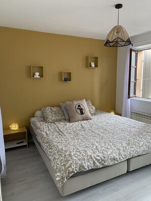 2 多间卧室、WiFi、床单