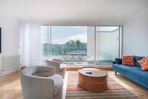 Fabulous Apartment with Terrace (RH8)