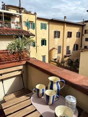 Property grounds - SMALL COMFORTABLE TOP FLOOR APARTMENT W/ TERRACE IN THE HISTORICAL CENTER (Firenze)