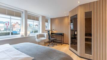 2 sovrum, skrivbord, strykjÀrn/strykbrÀda och gratis wi-fi