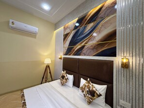 Deluxe Double Room, City View | Desk, soundproofing, free WiFi, bed sheets - The Orchid Retreat (Agra)