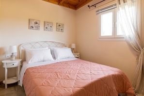 1 bedroom, in-room safe, iron/ironing board, free WiFi