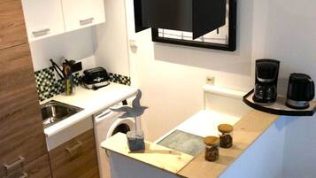 Réfrigérateur, four, plaque de cuisson, lave-vaisselle