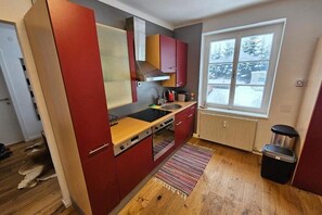 Kühlschrank, Ofen, Herdplatte, Geschirrspüler