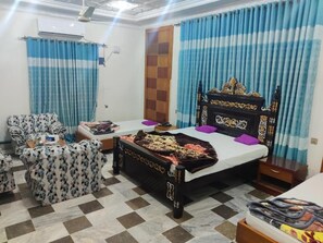 1 chambre, chambres insonorisées, fer et planche à repasser