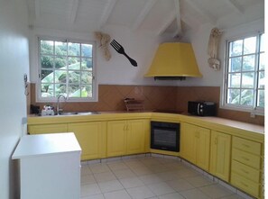 Private kitchen - Haut DE Villa Equipee, Tout Confort, Style Loft (Lamentin)
