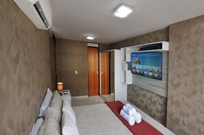 3 bedrooms, desk, iron/ironing board, WiFi