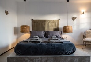 Deluxe Room, 1 Queen Bed