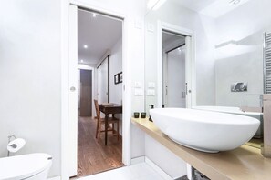 Shower, hair dryer, bidet, towels - Easylife - Prestigious apartment in Risorgimento (Milano)