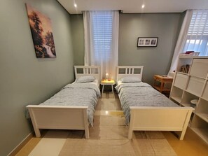 Iron/ironing board, WiFi, bed sheets