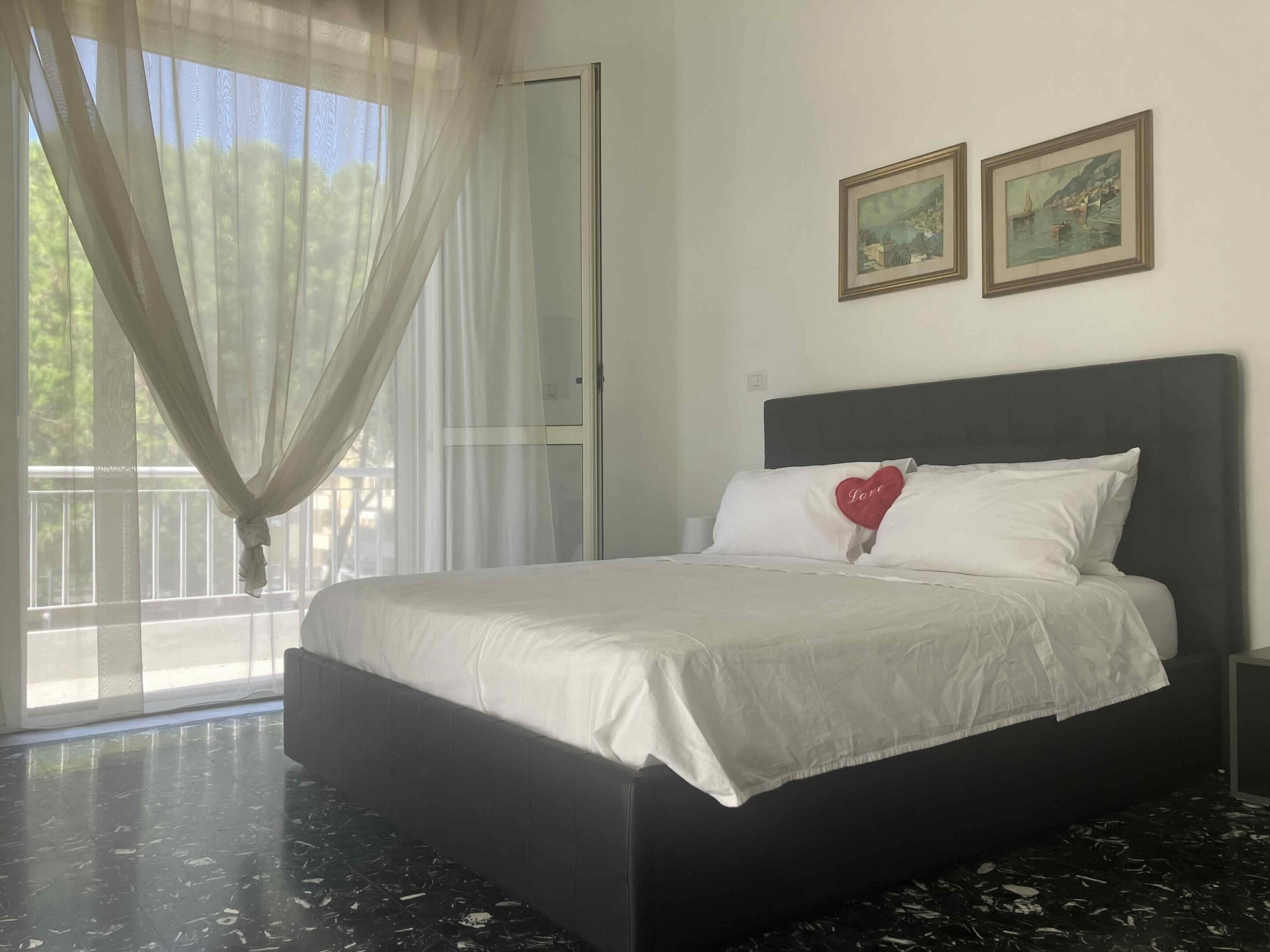 2 bedrooms, iron/ironing board, WiFi (free), bed sheets