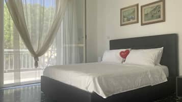 2 bedrooms, iron/ironing board, WiFi (free), bed sheets
