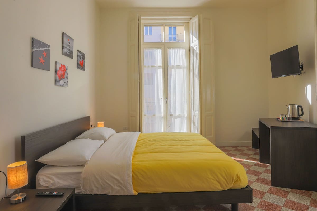 Standaard kamer | 1 slaapkamer, een minibar, een bureau, gratis wifi