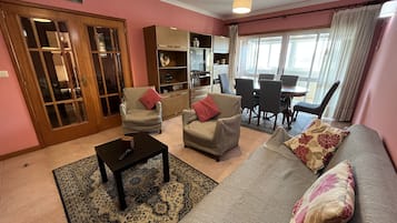 Apartment | Living area | Flat-screen TV