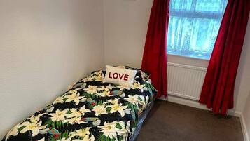 3 bedrooms, free WiFi, bed sheets
