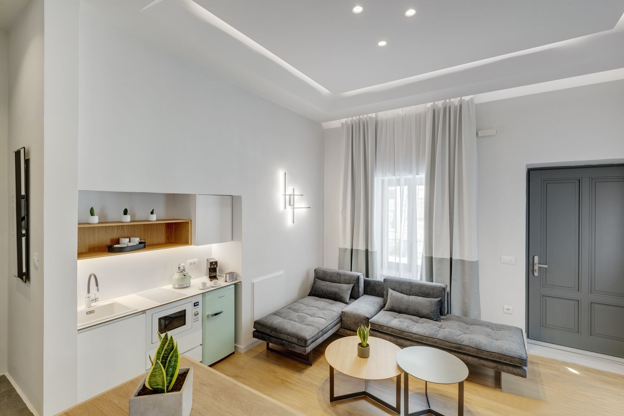 Superior-dobbeltværelse - 1 queensize-seng med sovesofa - byudsigt | Opholdsområde | 43-tommers smart-tv med digitale kanaler, Netflix, MP3-dockingstation