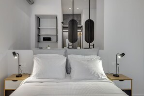 Quarto casal luxo, 1 cama Queen, vista para a cidade | Roupas de cama antialérgicas, camas com colchões pillow-top