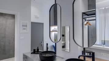 Deluxe Double Room, 1 Queen Bed, City View | 1 bedroom, hypo-allergenic bedding, pillowtop beds, in-room safe