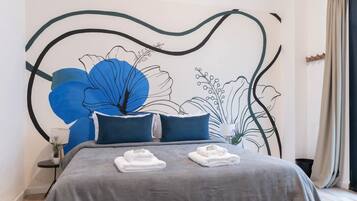 2 bedrooms, desk, iron/ironing board, WiFi