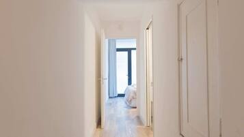 4 bedrooms, desk, iron/ironing board, WiFi