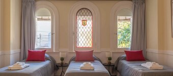 MOT + Villa Mansion Paz - 20 pax Deluxe House Belgrano