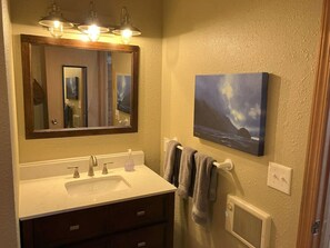 Bathroom - Halibut House Unit 3 (Seward)