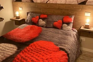 1 Schlafzimmer, Reisekinderbett, kostenloses WLAN, Bettwäsche