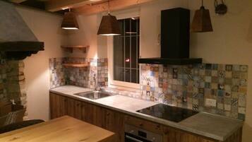 Kühlschrank, Ofen, Herdplatte, Geschirrspüler