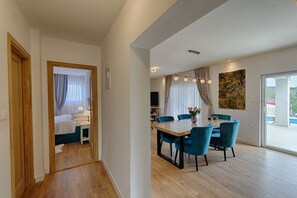 Dining - Unique retreat Apartment Harmony with private pool (Donji Muc)