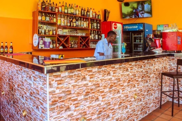 Bar (en la propiedad)