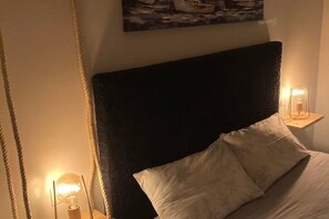 1 bedroom, desk, free WiFi, bed sheets