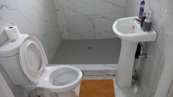 Apartment | Bathroom | Shower, towels